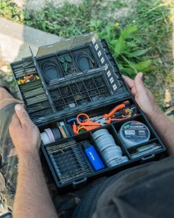 EDGES medium tackle box