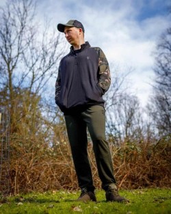LW Black / Camo qtr zip MEDIUM