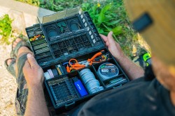 EDGES medium tackle box