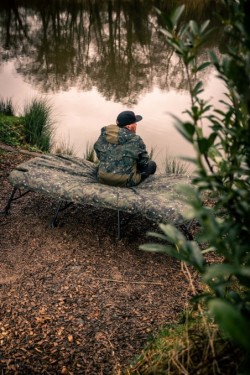 Trakker RLX 8 Wide Camo Bed System
