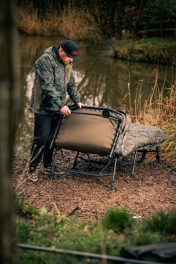 Trakker RLX 8 Wide Camo Bed System